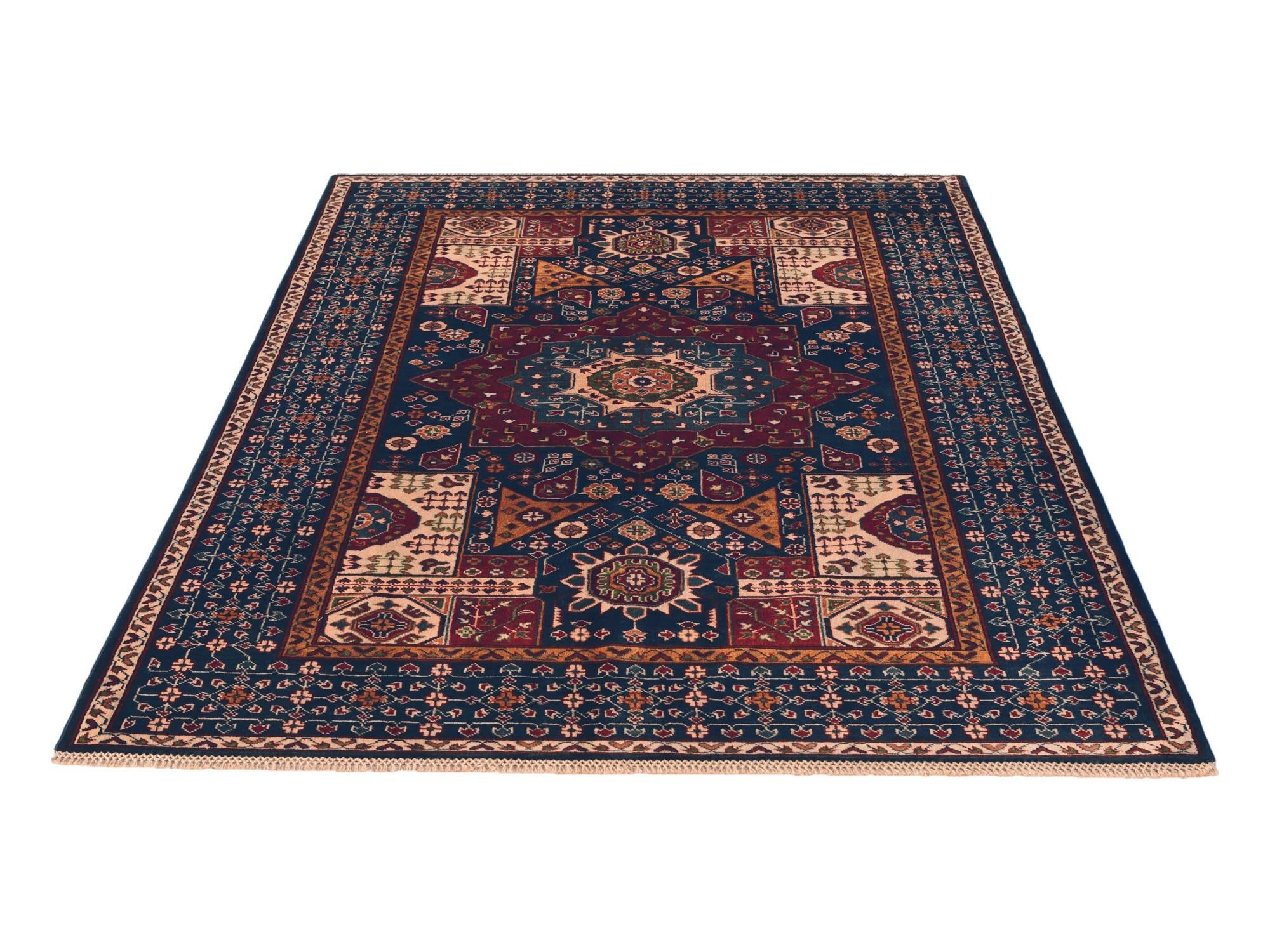 4' 11 x 6' 5 Hand Knotted Shirvan Rug