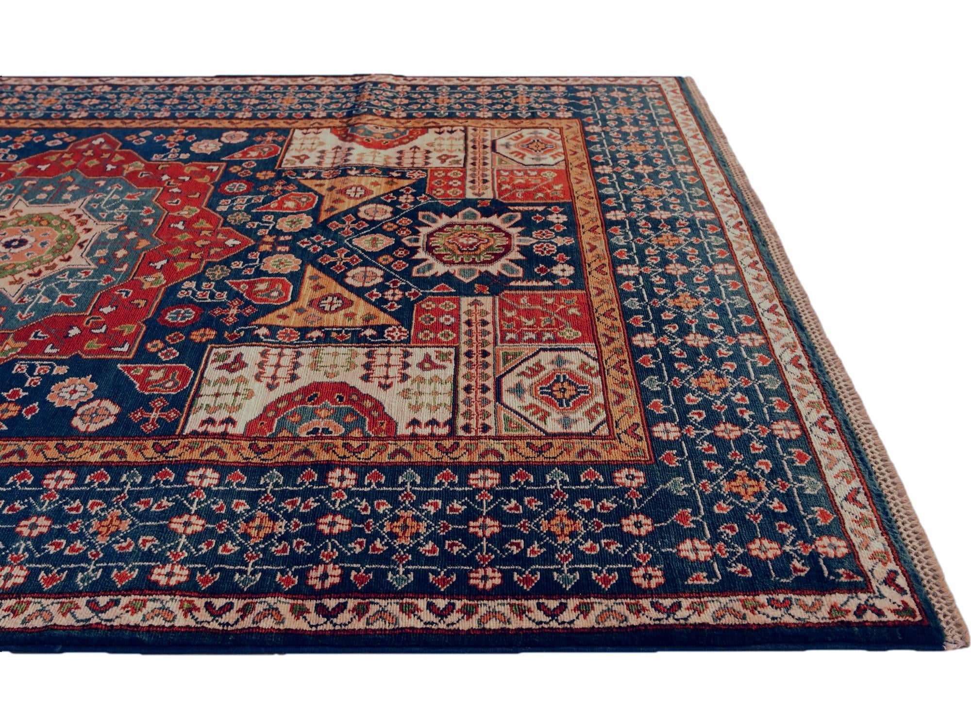 4' 11 x 6' 5 Hand Knotted Shirvan Rug