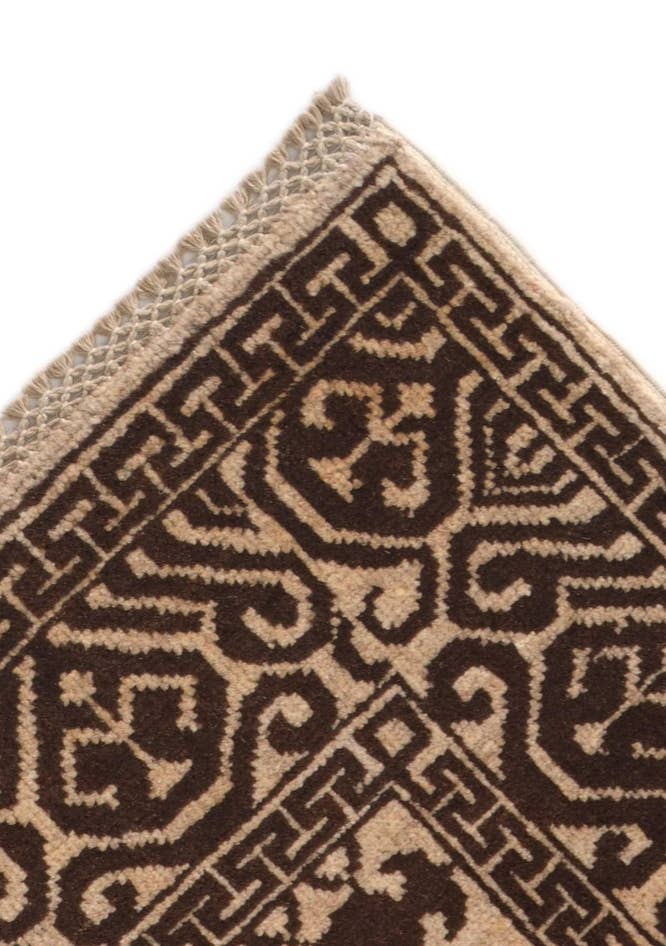 Detail image of 4' 3 x 5' 9 Hand Knotted Ziegler Modern Rug