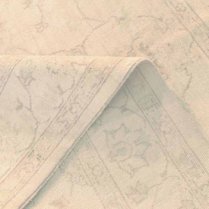 4' 9 x 6' 5 Hand Knotted Ziegler Rug
