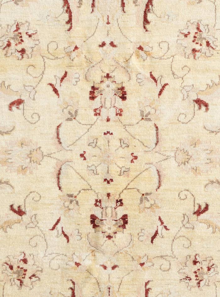 Detail image of 5' x 6' 6 Hand Knotted Ziegler Rug
