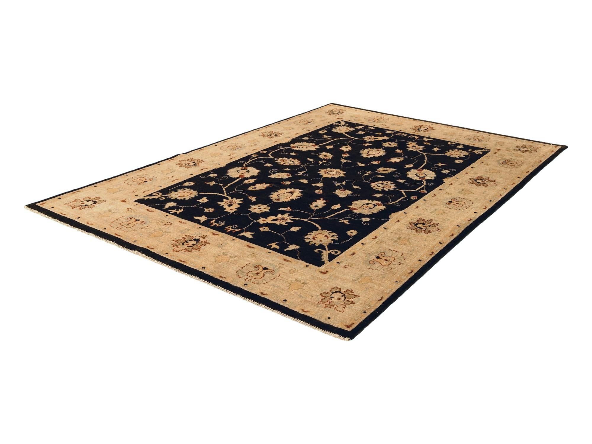5' x 7' 1 Hand Knotted Ziegler Rug