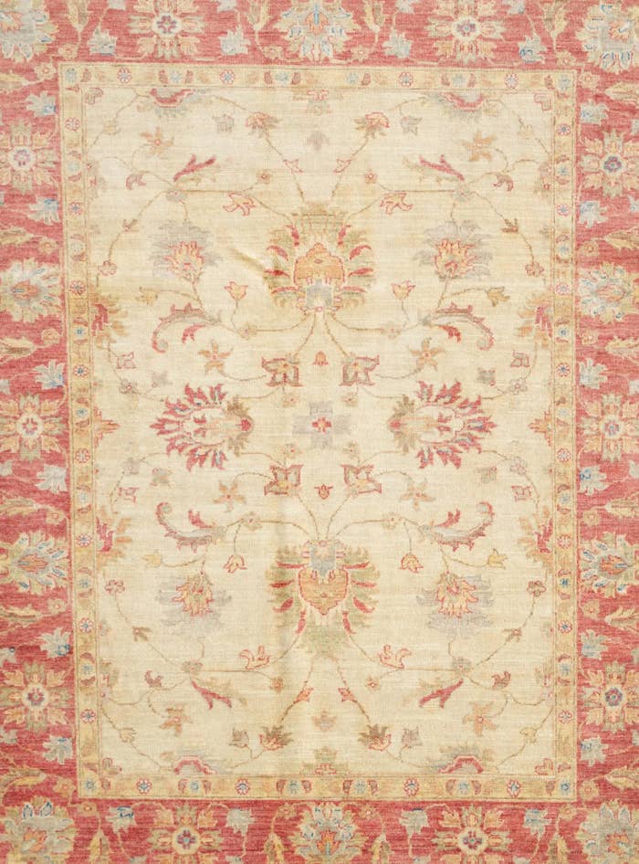 Detail image of 5' x 6' 6 Hand Knotted Ziegler Rug
