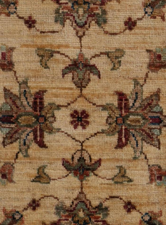 Detail image of 2' x 3' 4 Hand Knotted Ziegler Rug