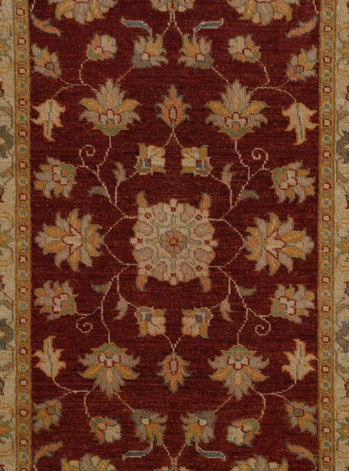 Detail image of 2' 5 x 3' 11 Hand Knotted Ziegler Rug