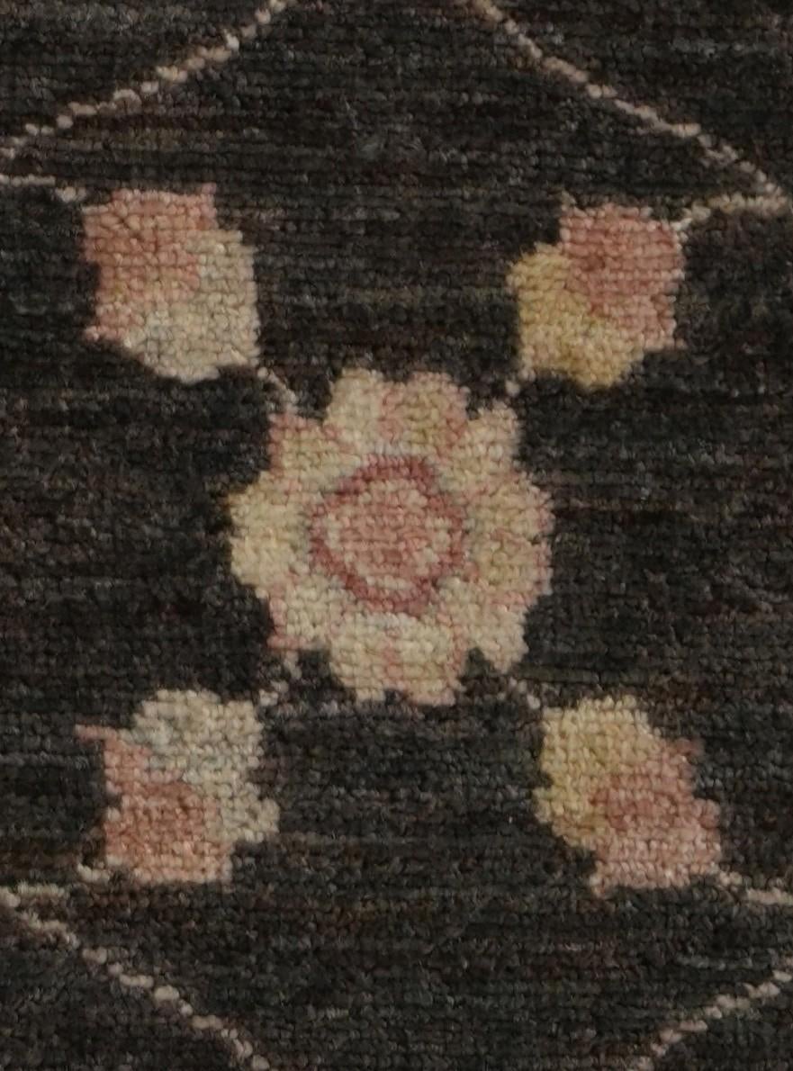2' 7 x 4' 1 Hand Knotted Ziegler Rug