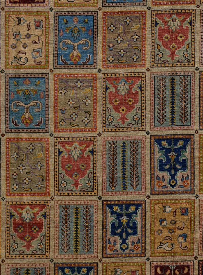Detail image of 8' 3 x 10' 3 Hand Knotted Ziegler Rug