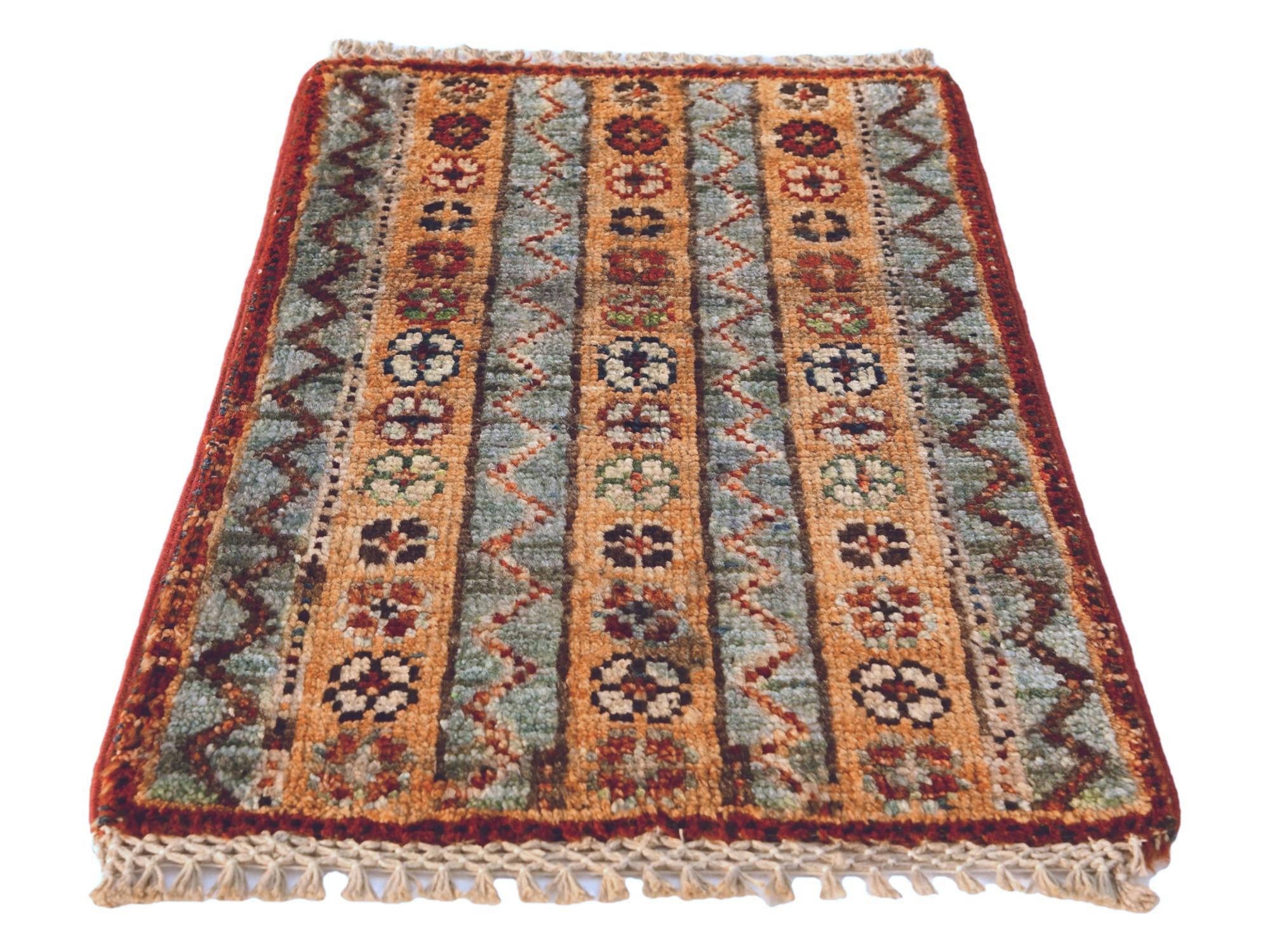 1' 4 x 2' Hand Knotted Ziegler Rug