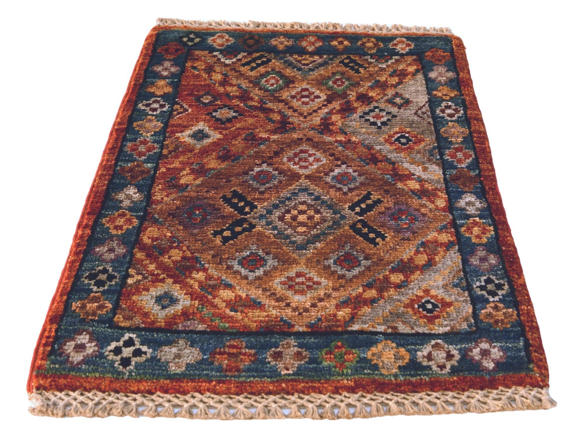 1' 4 x 2' Hand Knotted Ziegler Rug