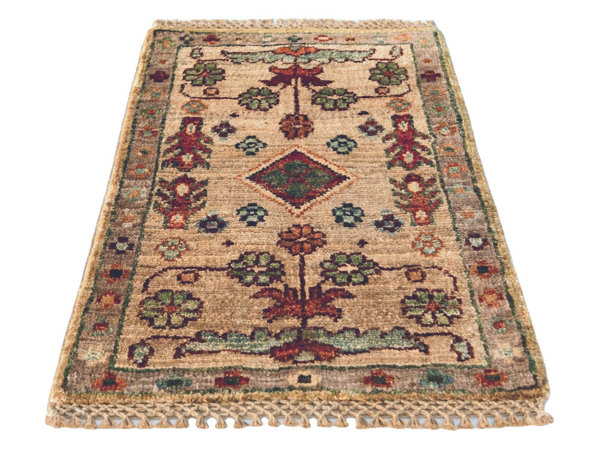 1' 4 x 2' Hand Knotted Ziegler Rug