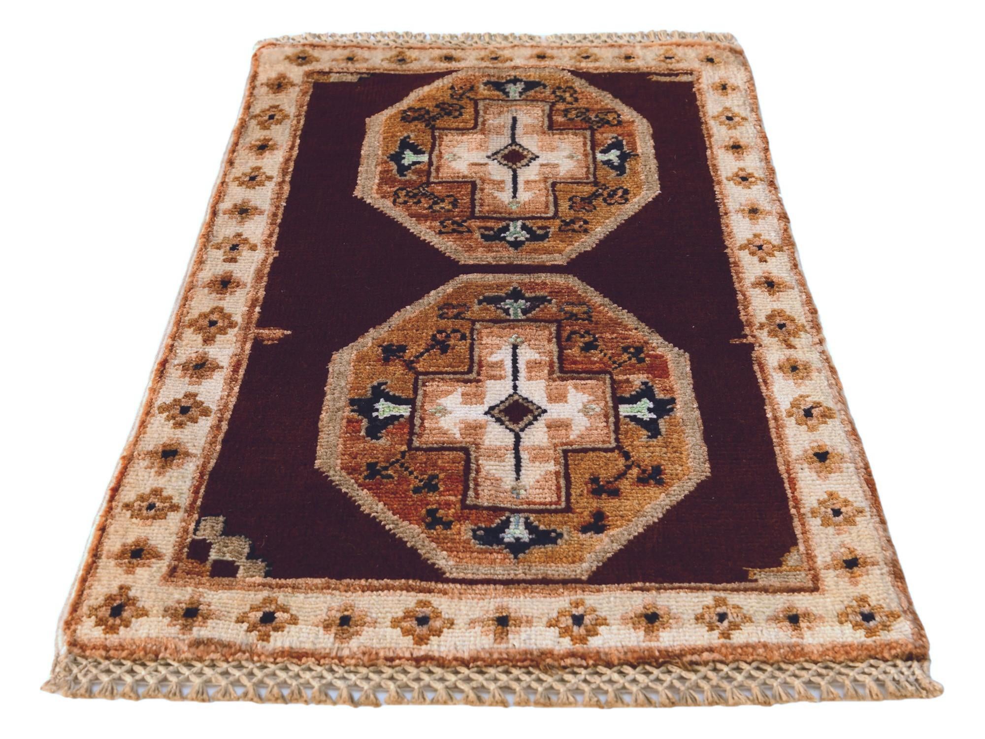 1' 4 x 2' Hand Knotted Ziegler Rug