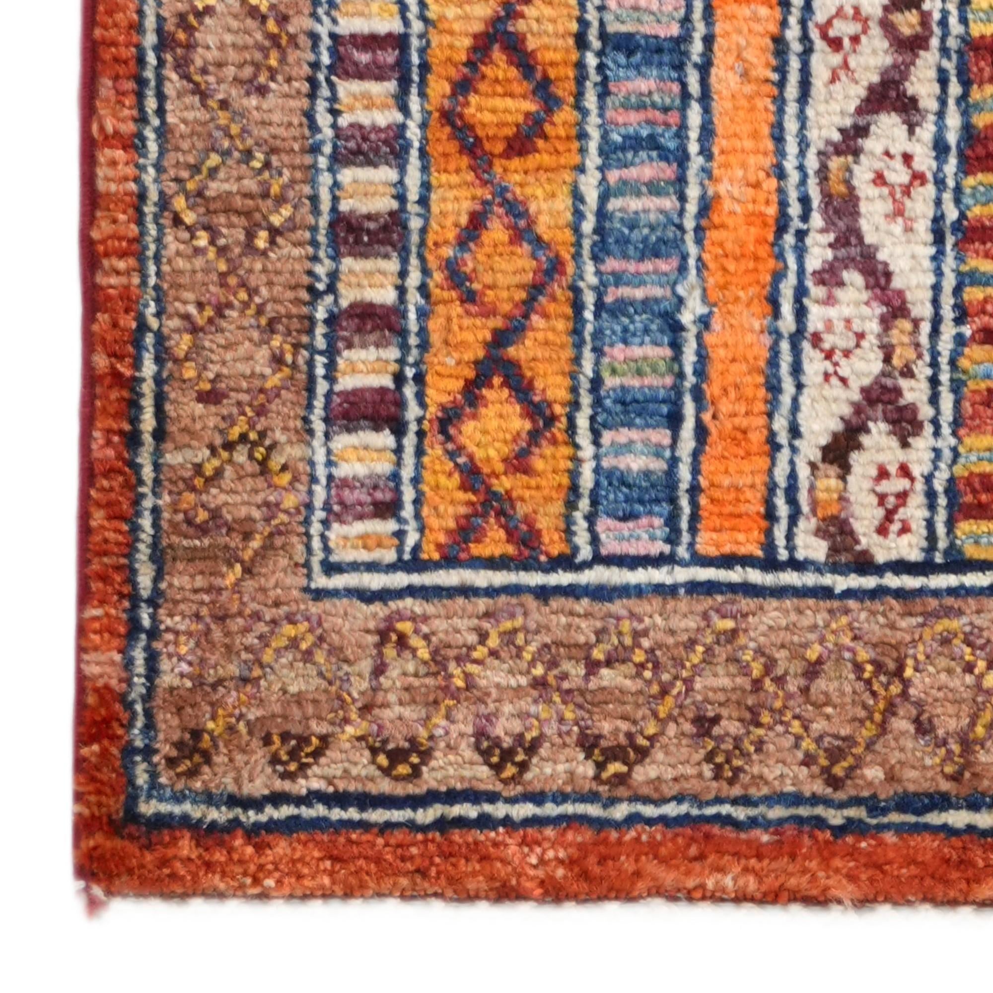 1' 4 x 2' Hand Knotted Ziegler Rug