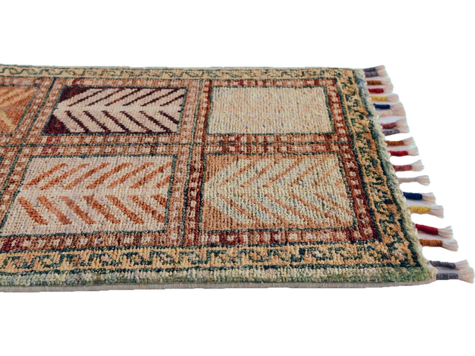 1' 4 x 2' Hand Knotted Ziegler Rug