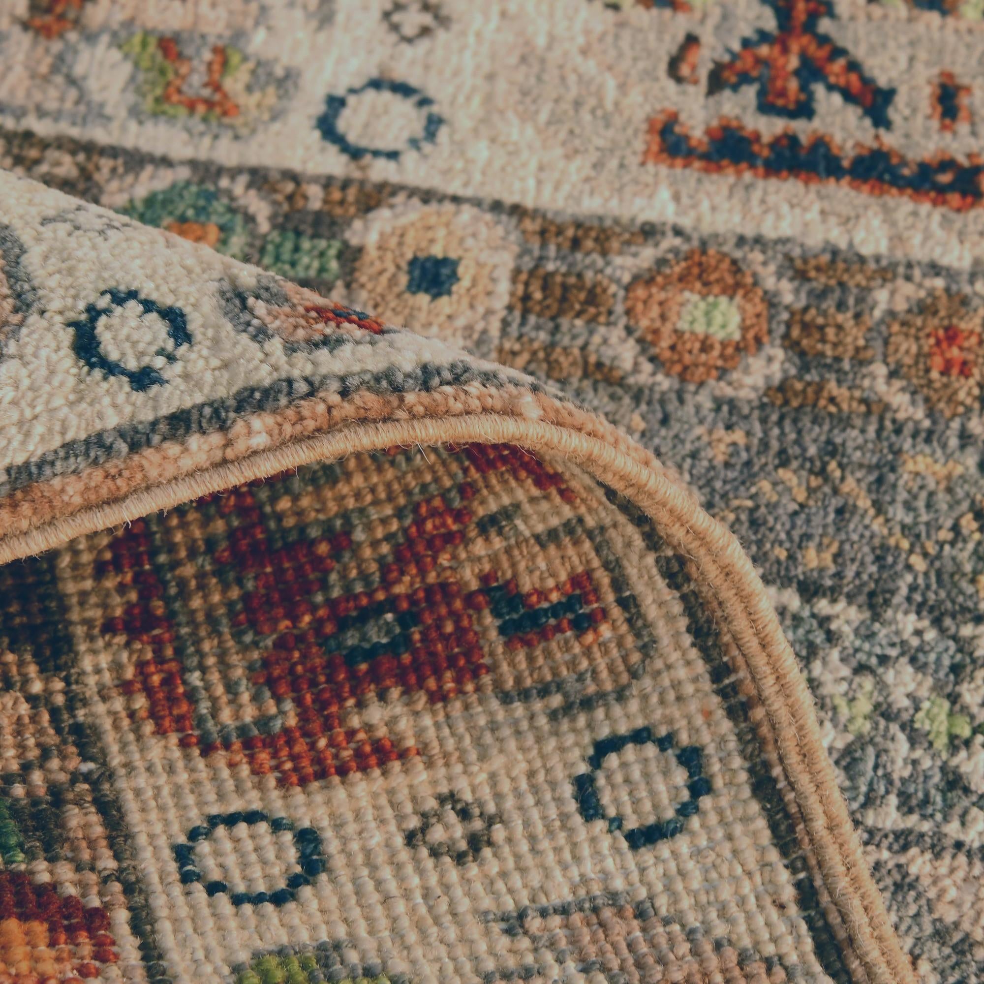 2' x 2' 9 Hand Knotted Ziegler Rug