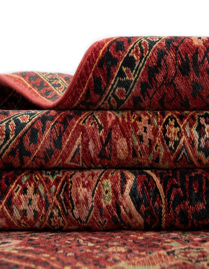 Detail image of 5' 1 x 6' 6 Amina Rug