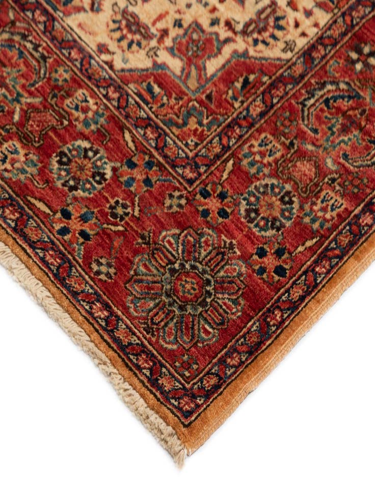 Detail image of 4' 1 x 5' 9 Sara Rug