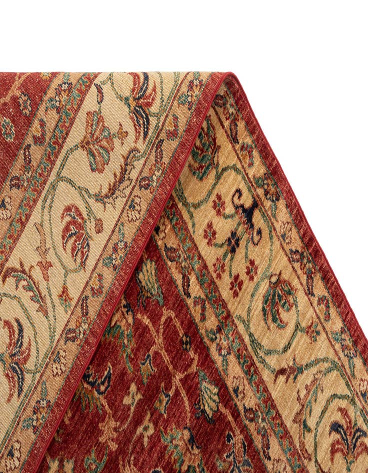 Detail image of 5' 9 x 8' Sara Rug