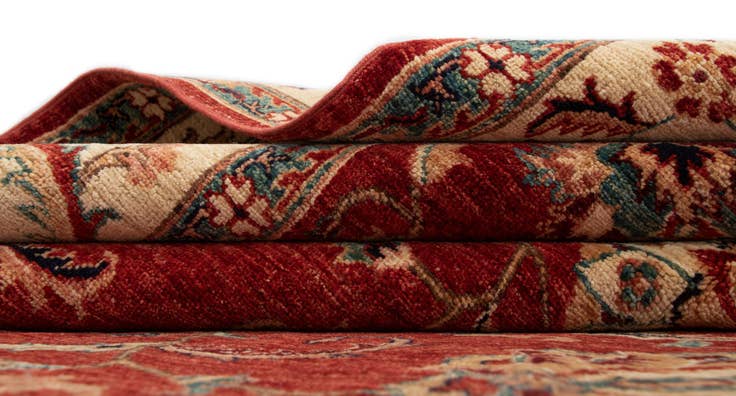 Detail image of 5' 8 x 7' 6 Sara Rug