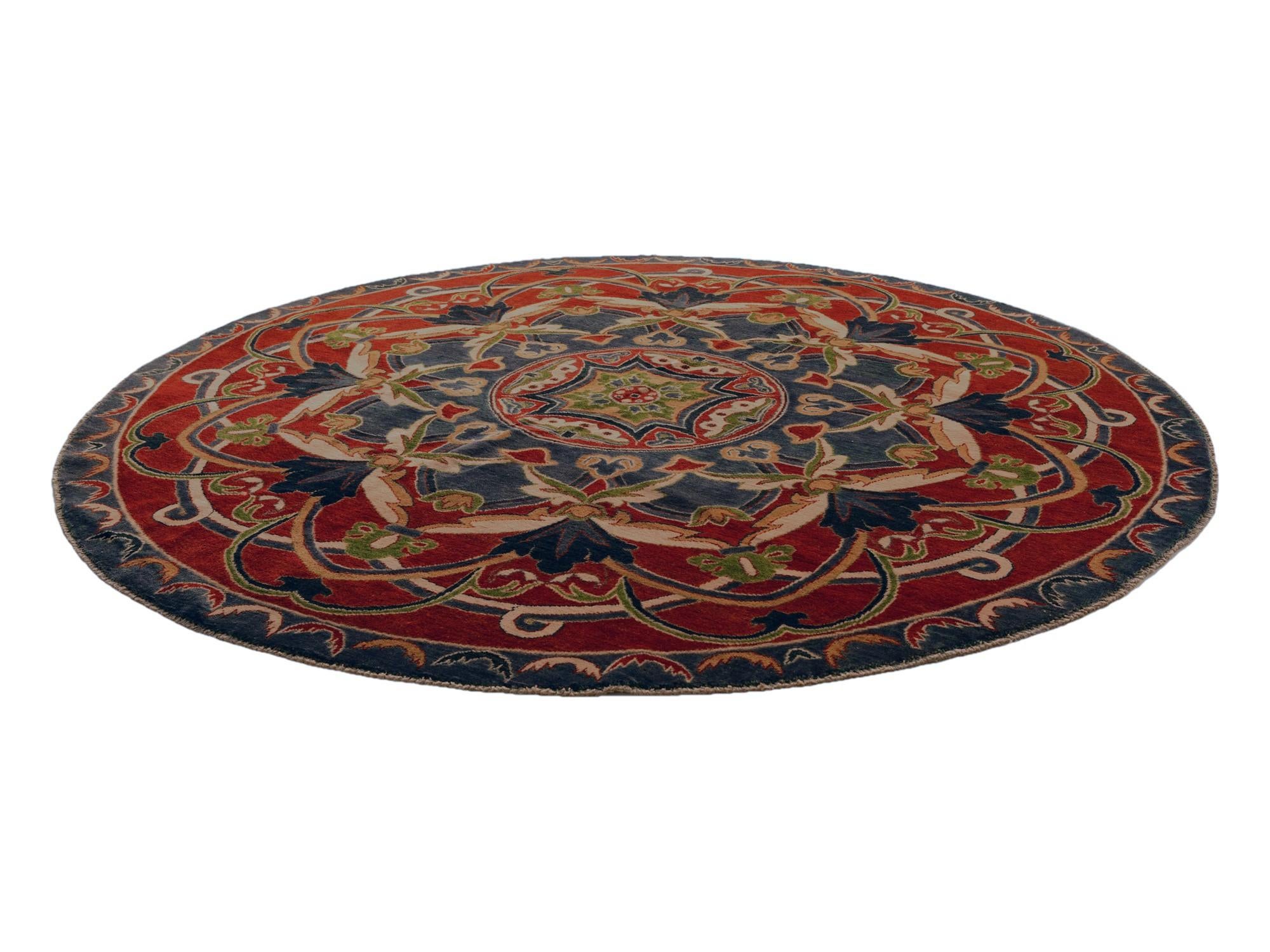 8' 1 x 8' 1 Hand Knotted Kazak Round Rug