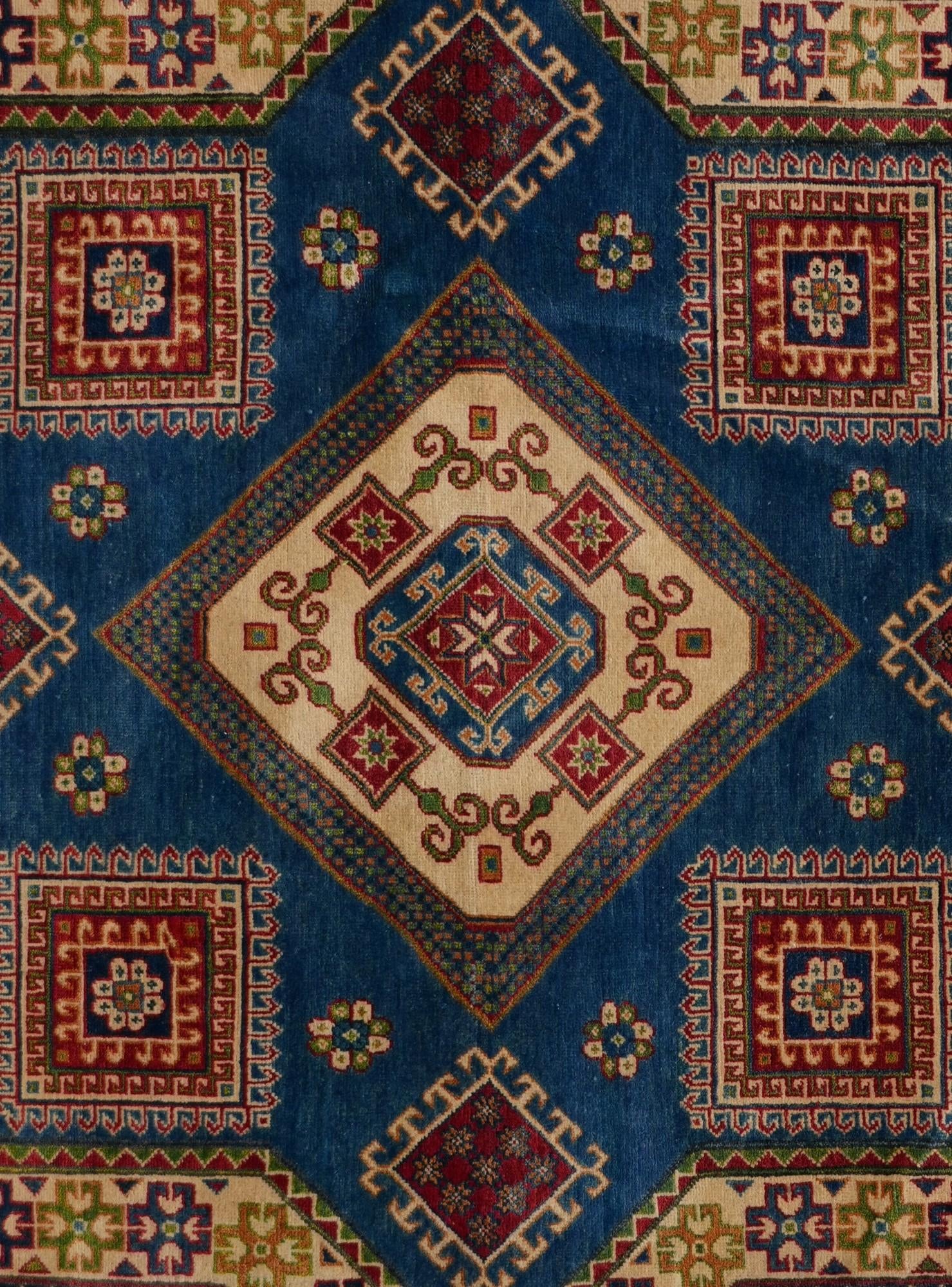 6' 6 x 6' 6 Hand Knotted Kazak Round Rug