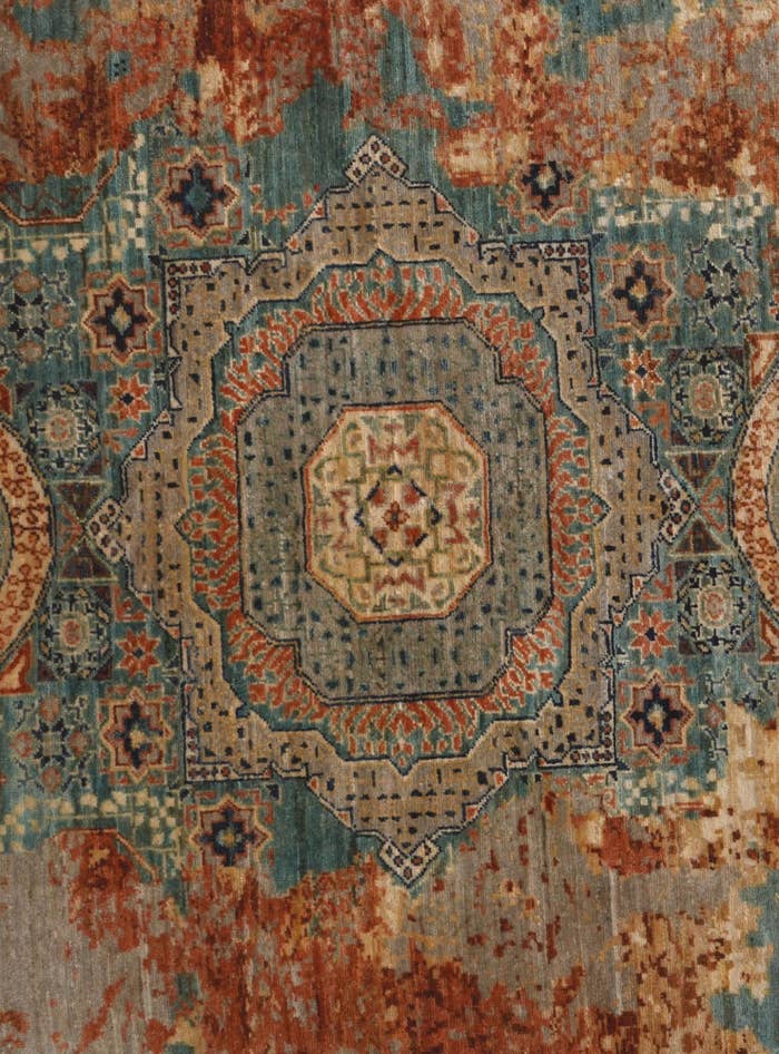 Detail image of 4' 11 x 4' 11 Hand Knotted Mamluk Ziegler Round Rug