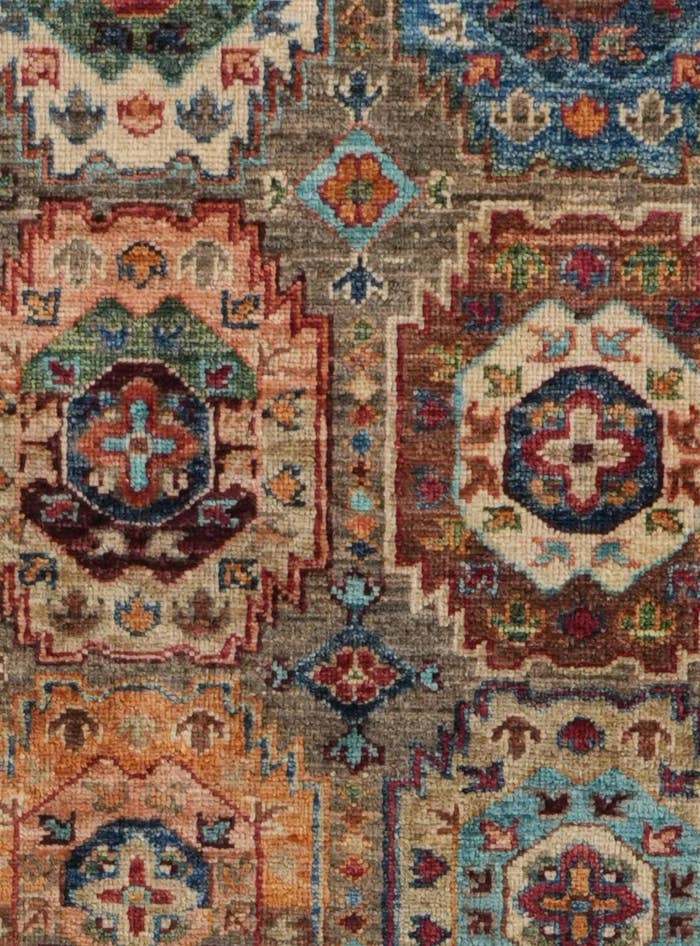 Detail image of 2' 8 x 9' 10 Hand Knotted Ariana Ziegler Runner Rug
