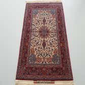 100cm x 150cm Isfahan Persian Rug thumbnail