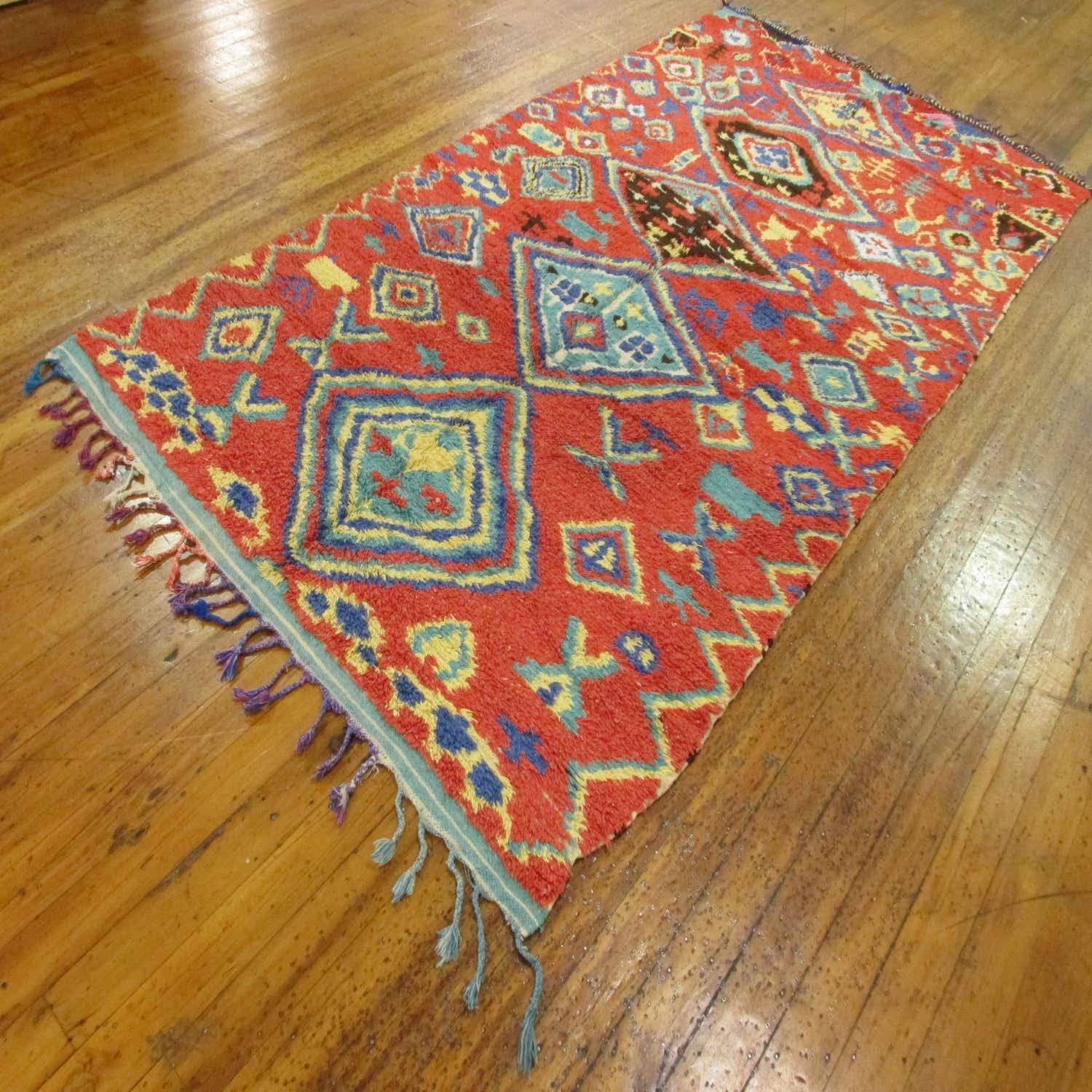 Red 5' 1 x 9' 8 Moroccan Rug eSaleRugs