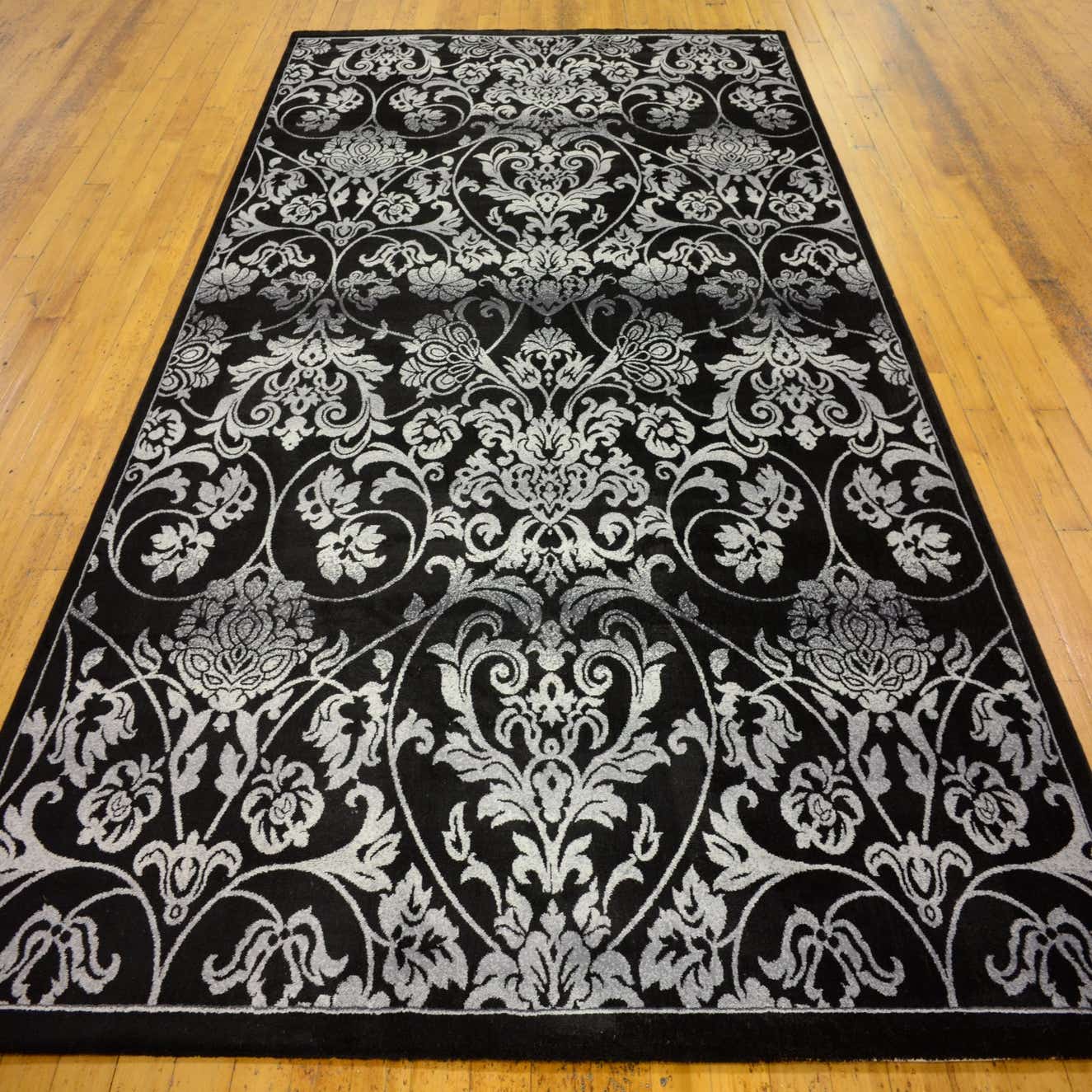 Black 6' 8 x 9' 7 Damask Rug eSaleRugs