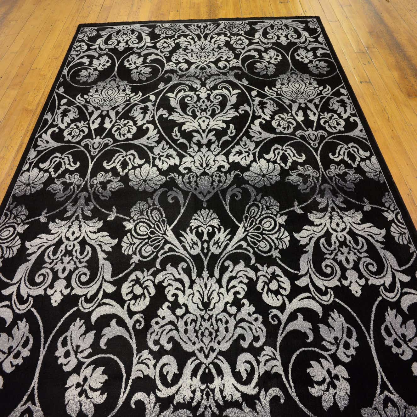 Black 6' 8 x 9' 7 Damask Rug eSaleRugs