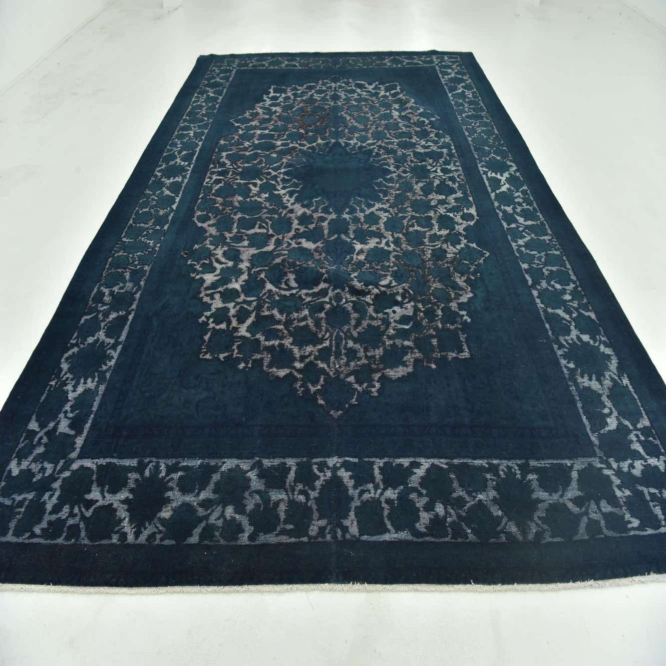 Hunter Green 9' 4 x 14' Ultra Vintage Persian Rug