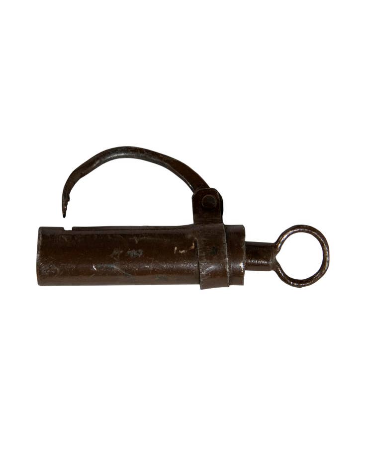 Detail image of 1' 7 x 3' Hand Knotted Furniture Trunk