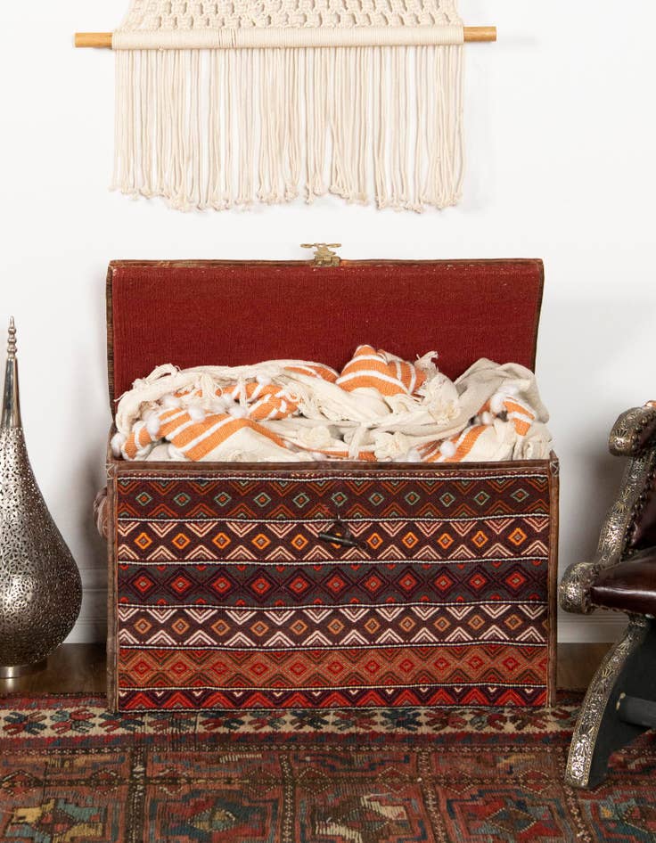 Detail image of 1' 3 x 2' 5  Hand Knotted Furniture Trunk