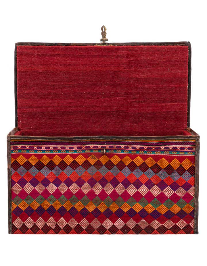 1' 7 x 3' Hand Knotted Furniture Trunk
