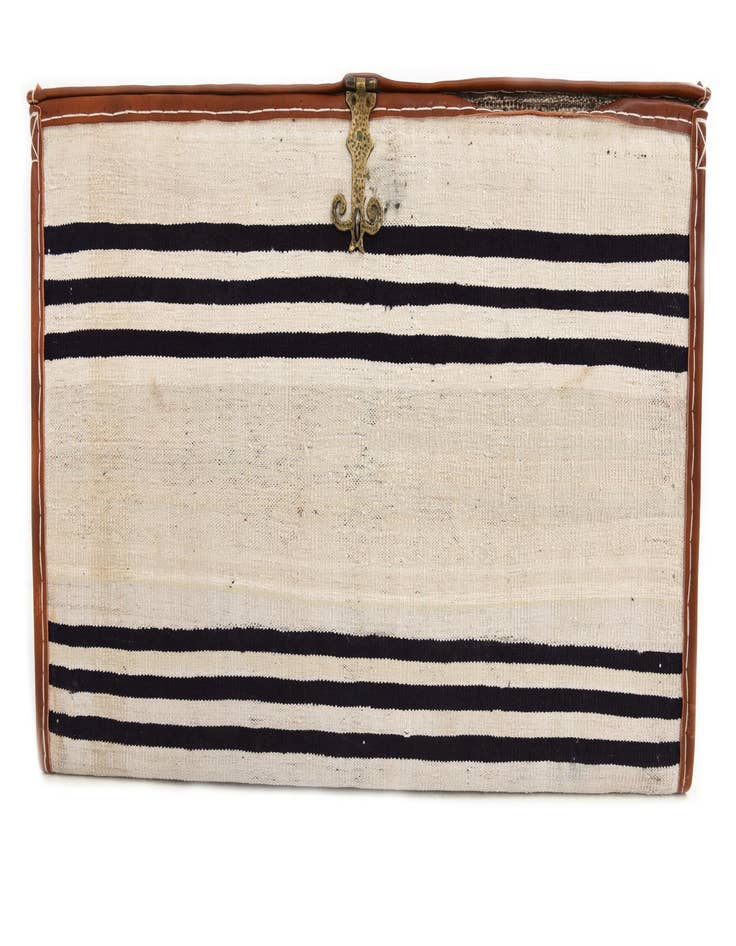 Detail image of 1' 7 x 3' 1  Hand Knotted Furniture Trunk