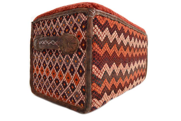 Detail image of 1' 2 x 2' 4 Hand Knotted Furniture Trunk