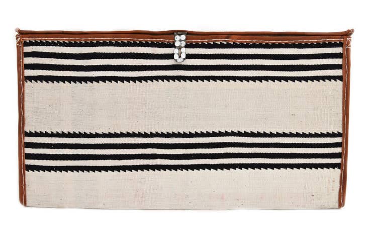 Detail image of 1' 7 x 3' 1 Hand Knotted Furniture Trunk