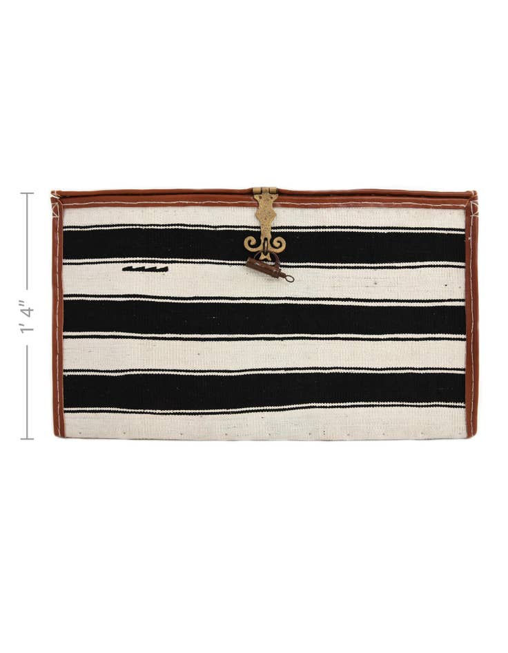 Detail image of 1' 3 x 2' 5 Hand Knotted Furniture Trunk