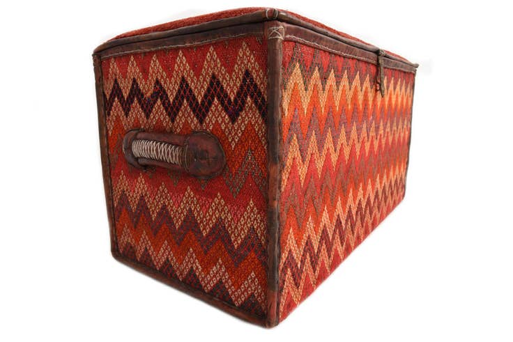 Detail image of 1' 7 x 3' 1 Hand Knotted Furniture Trunk