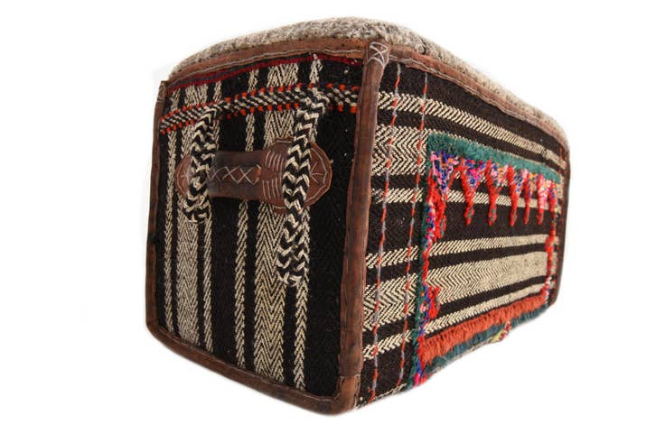 Detail image of 1' 2 x 2' 4 Hand Knotted Furniture Trunk