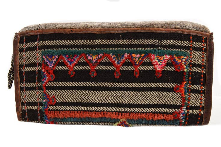 Detail image of 1' 2 x 2' 4 Hand Knotted Furniture Trunk