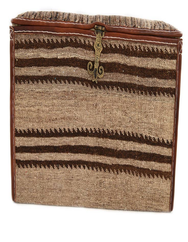 Detail image of 1' 2 x 2' 5 Hand Knotted Furniture Trunk