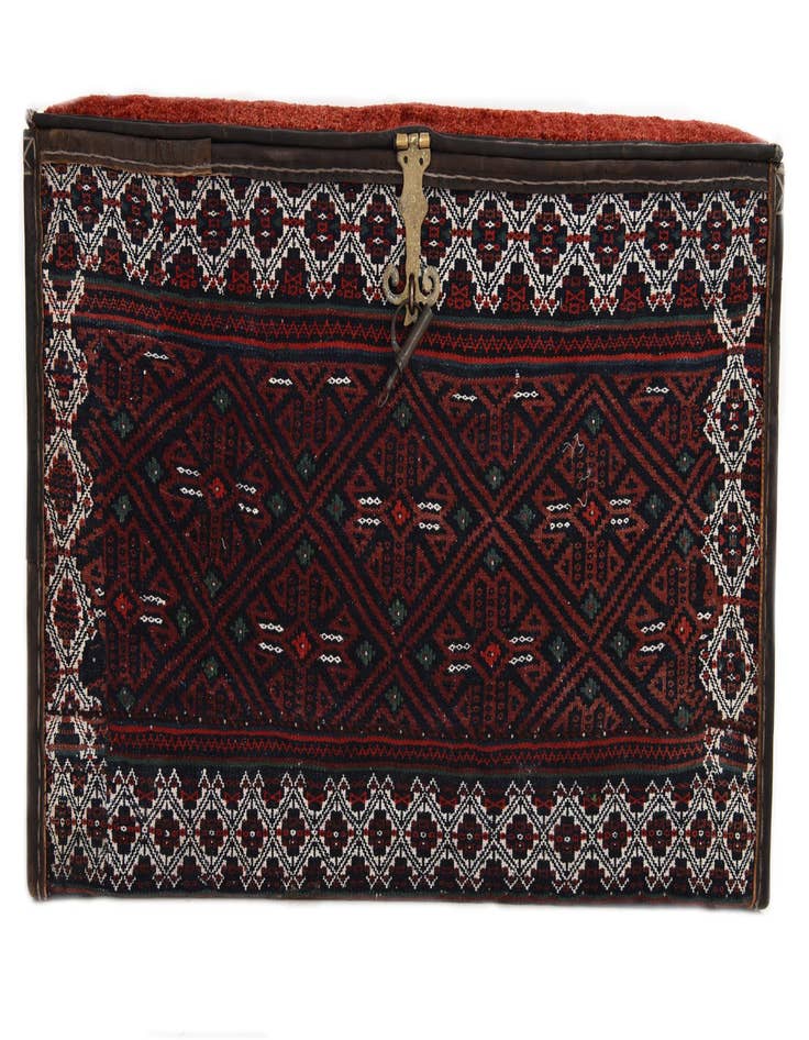 Detail image of 1' 7 x 3' 1 Hand Knotted Furniture Trunk