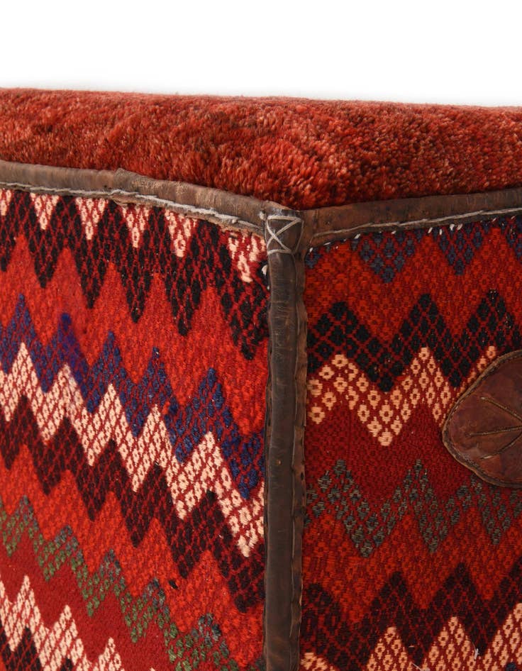 Detail image of 1' 6 x 3' Hand Knotted Furniture Trunk