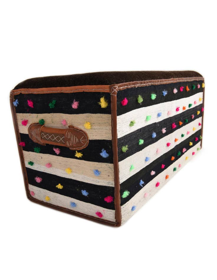 Detail image of 1' 7 x 3' 5 Hand Knotted Furniture Trunk