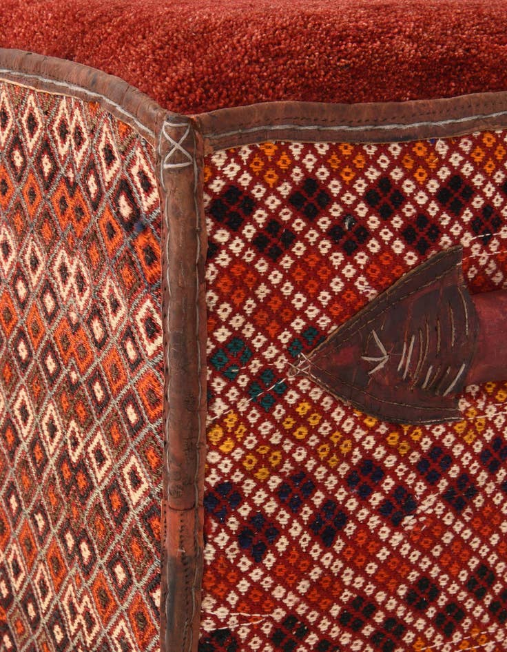Detail image of 1' 5 x 2' 10 Hand Knotted Furniture Trunk