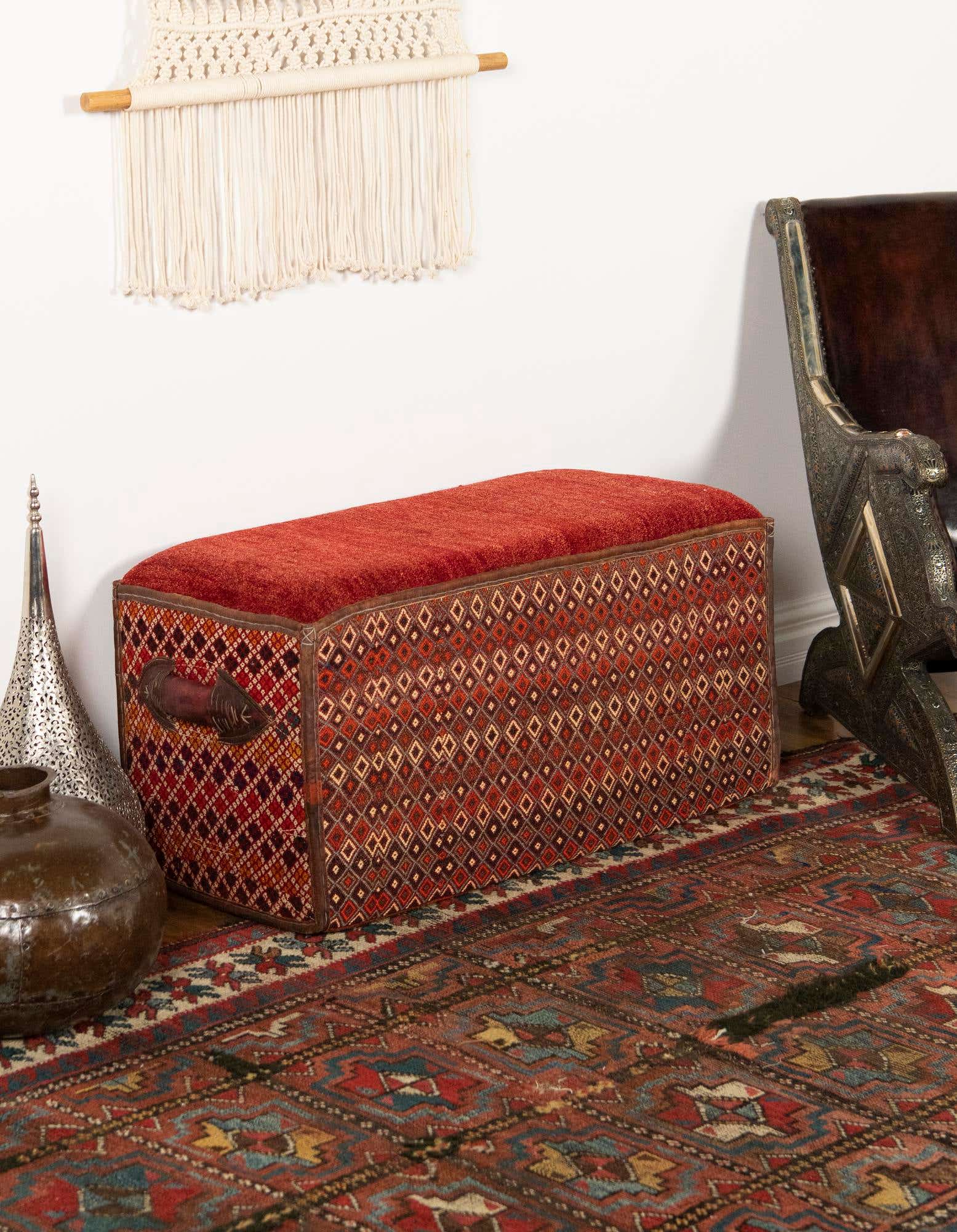 1' 5 x 2' 10 Hand Knotted Furniture Trunk