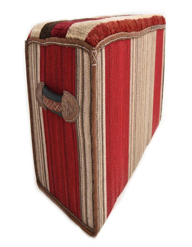 Detail image of 1' 6 x 3' 4 Hand Knotted Furniture Trunk