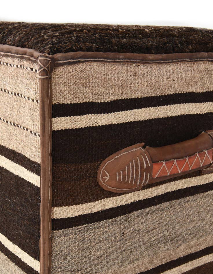 Detail image of 1' 7 x 2' 9 Hand Knotted Furniture Trunk