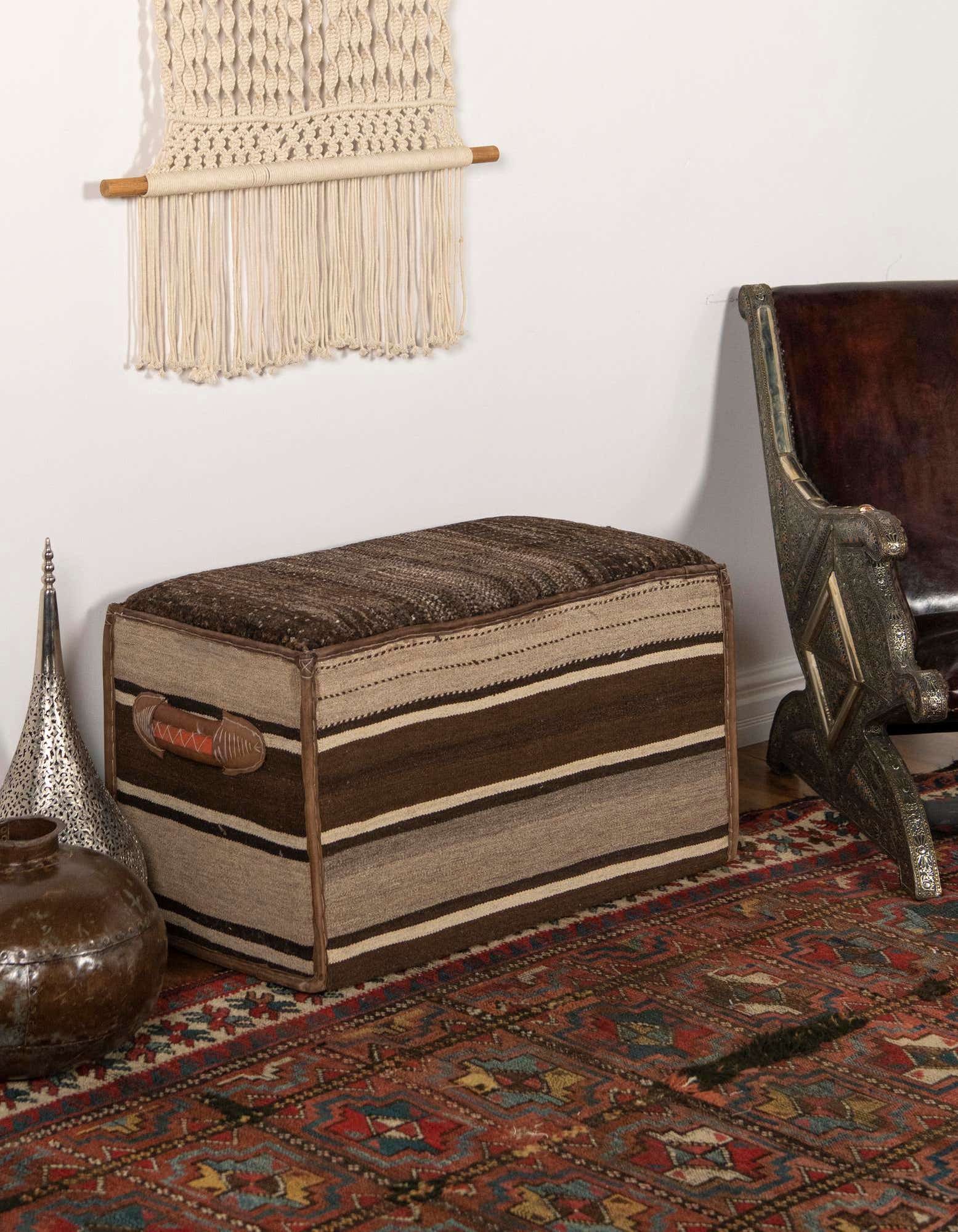 1' 7 x 2' 9 Hand Knotted Furniture Trunk